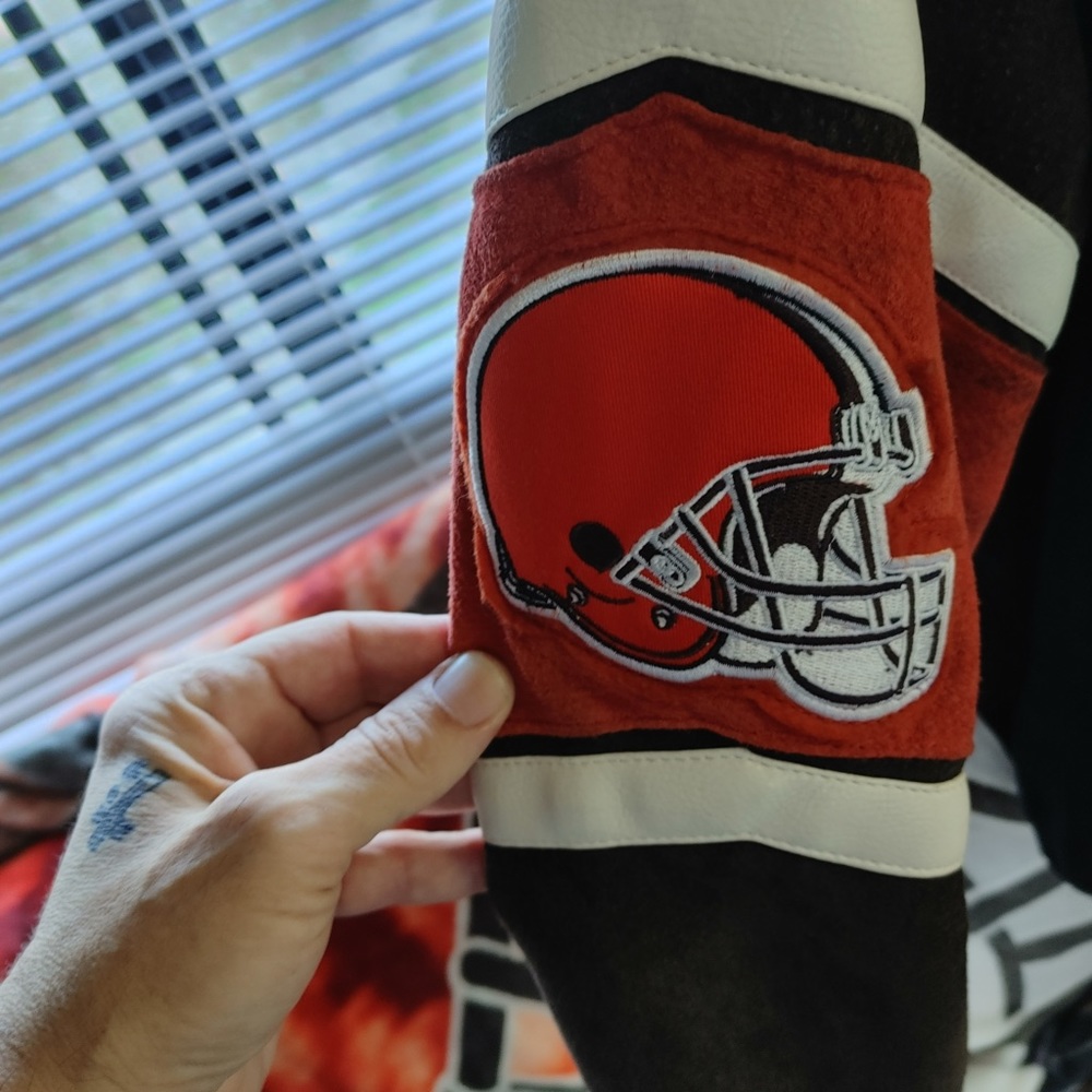 Cleveland Brown Jacket - Picture 2 of 10